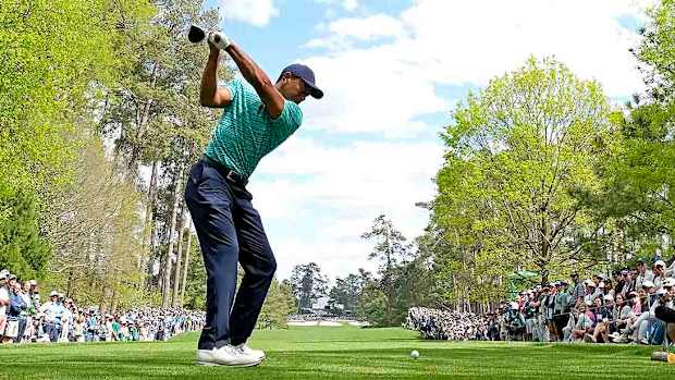 Tiger-Woods-Fri-Swing